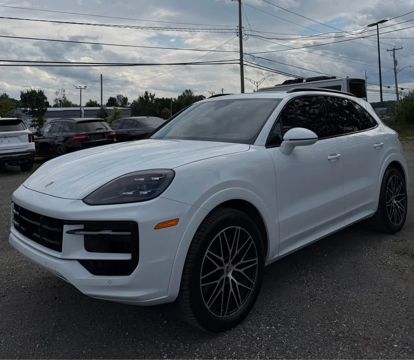 2024 Porsche 9Y0/9Y3 Cayenne - Image 3 of 16