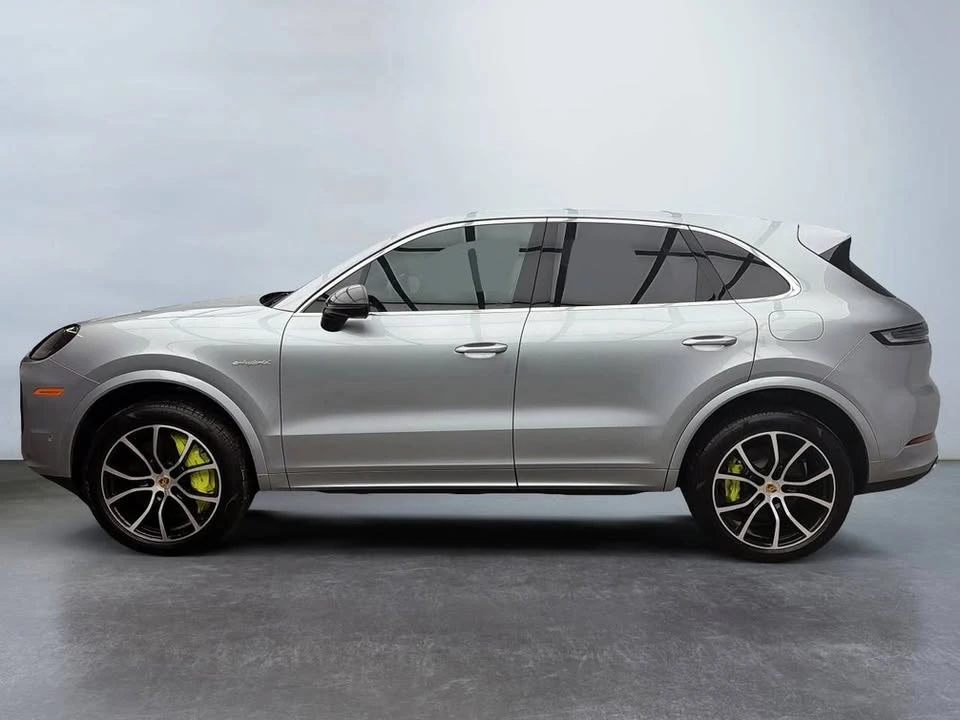 2024 Porsche 9Y0/9Y3 Cayenne - Image 2 of 4