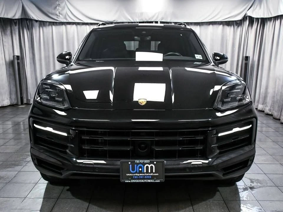 2024 Porsche 9Y0/9Y3 Cayenne - Image 2 of 20