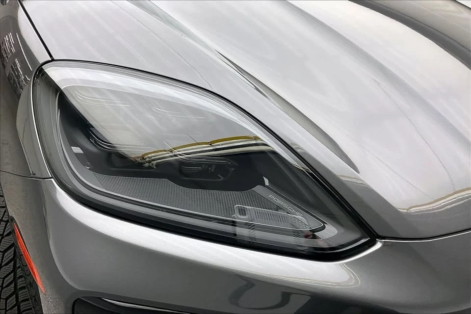 2024 Porsche 9Y0/9Y3 Cayenne - Image 18 of 20