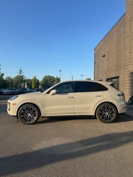 2024 Porsche 9Y0/9Y3 Cayenne - Image 2 of 9