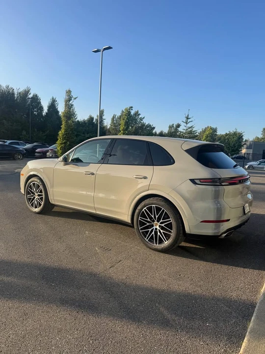 2024 Porsche 9Y0/9Y3 Cayenne - Image 3 of 9