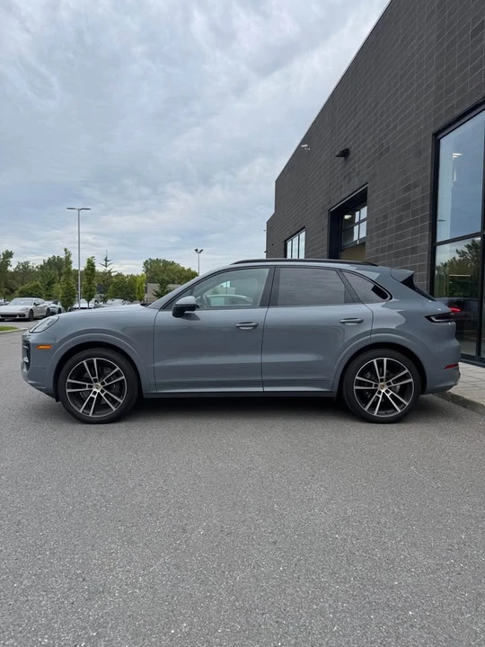 2024 Porsche 9Y0/9Y3 Cayenne - Image 2 of 9