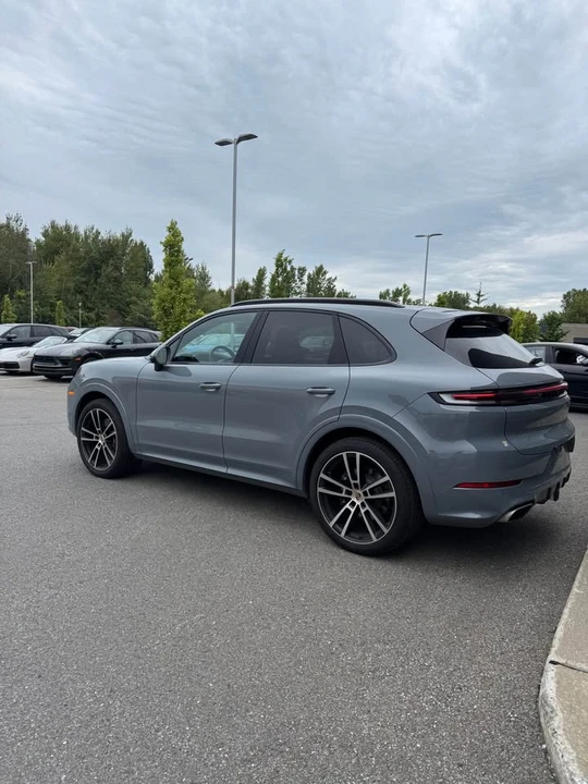 2024 Porsche 9Y0/9Y3 Cayenne - Image 3 of 9