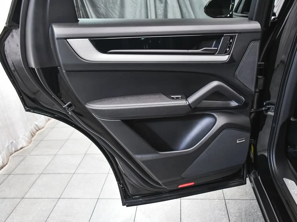 2024 Porsche 9Y0/9Y3 Cayenne - Image 13 of 20