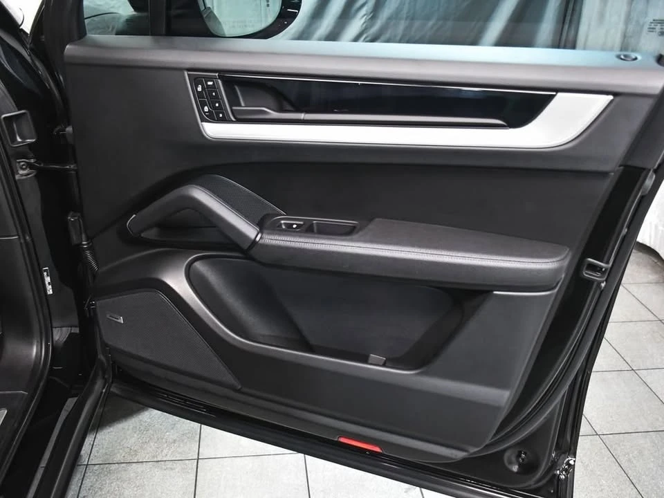 2024 Porsche 9Y0/9Y3 Cayenne - Image 18 of 20