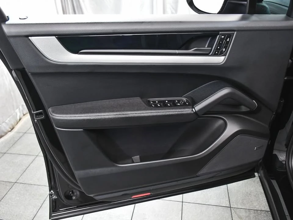 2024 Porsche 9Y0/9Y3 Cayenne - Image 9 of 20