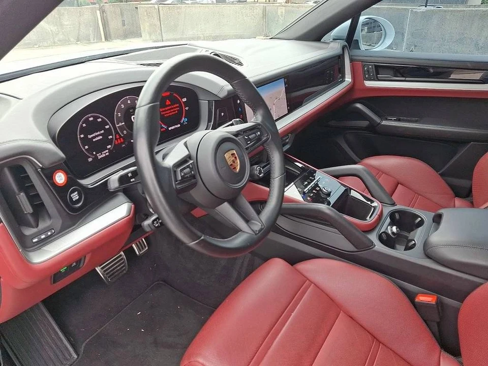 2024 Porsche 9Y0/9Y3 Cayenne Coupe - Image 4 of 5