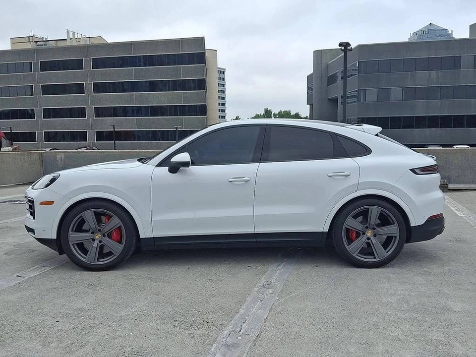 2024 Porsche 9Y0/9Y3 Cayenne Coupe - Image 2 of 5