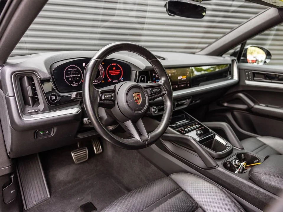 2024 Porsche 9Y0/9Y3 Cayenne Coupe - Image 4 of 4