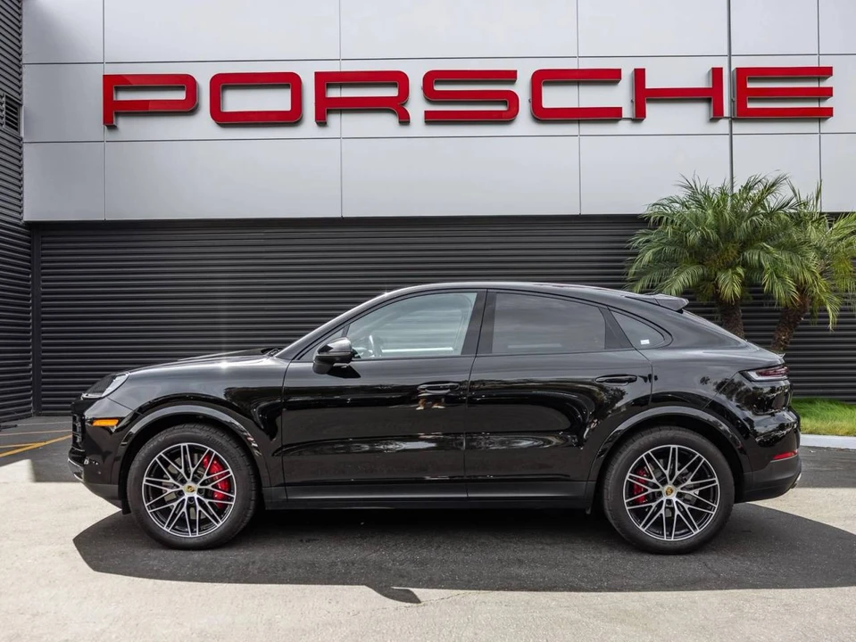 2024 Porsche 9Y0/9Y3 Cayenne Coupe - Image 2 of 4