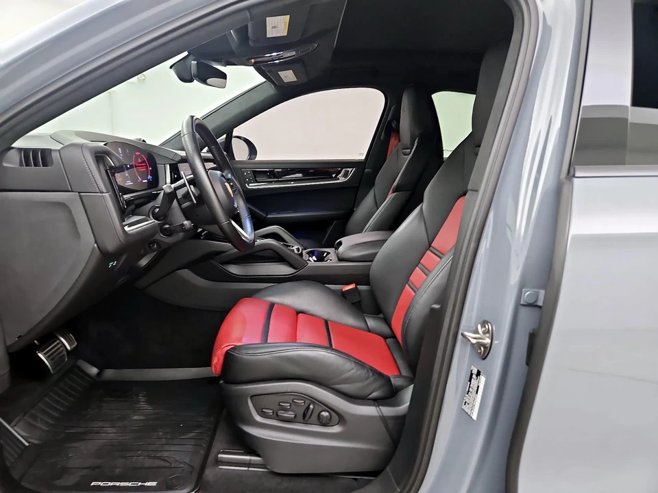 2024 Porsche 9Y0/9Y3 Cayenne Coupe - Image 12 of 28