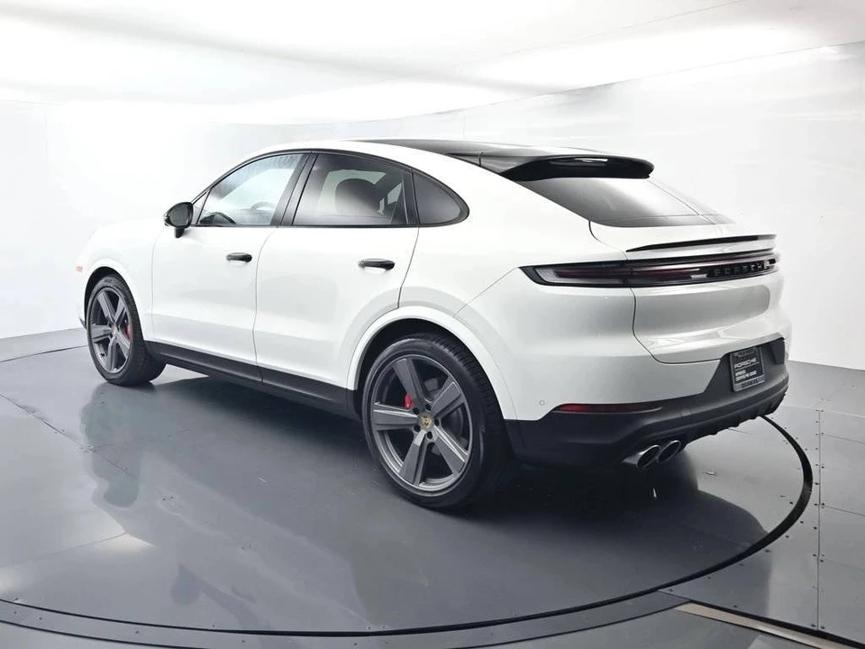 2024 Porsche 9Y0/9Y3 Cayenne Coupe - Image 3 of 4