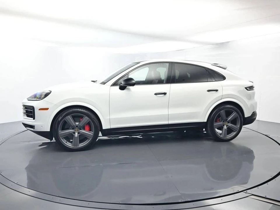 2024 Porsche 9Y0/9Y3 Cayenne Coupe - Image 2 of 4