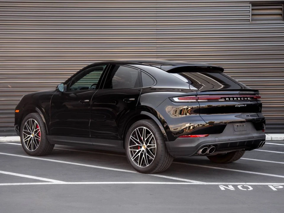 2024 Porsche 9Y0/9Y3 Cayenne Coupe - Image 3 of 4