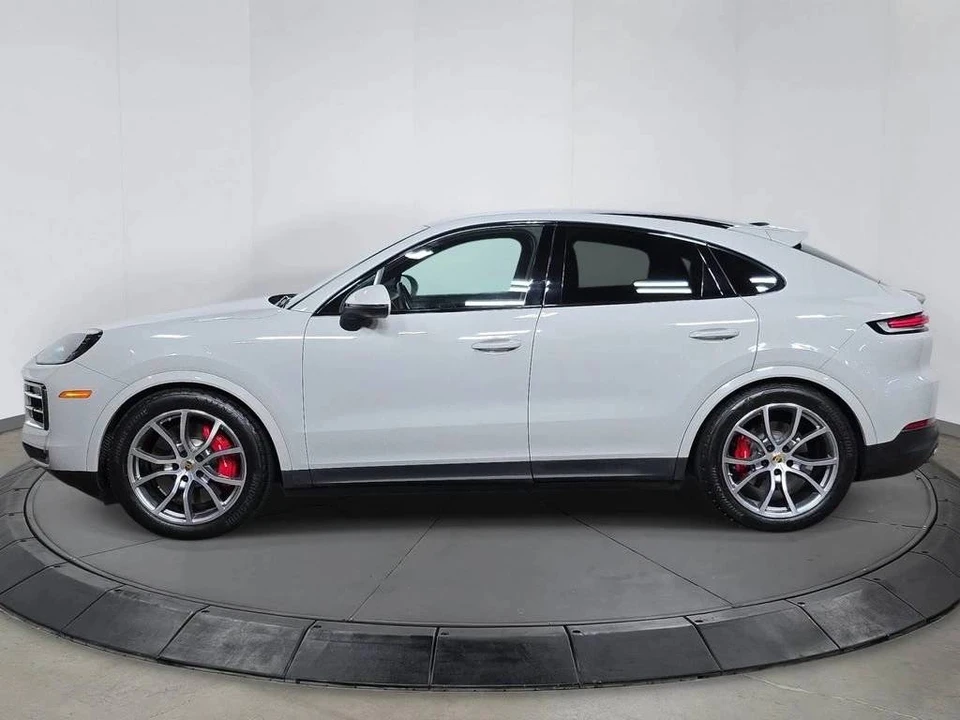 2024 Porsche 9Y0/9Y3 Cayenne Coupe - Image 2 of 5