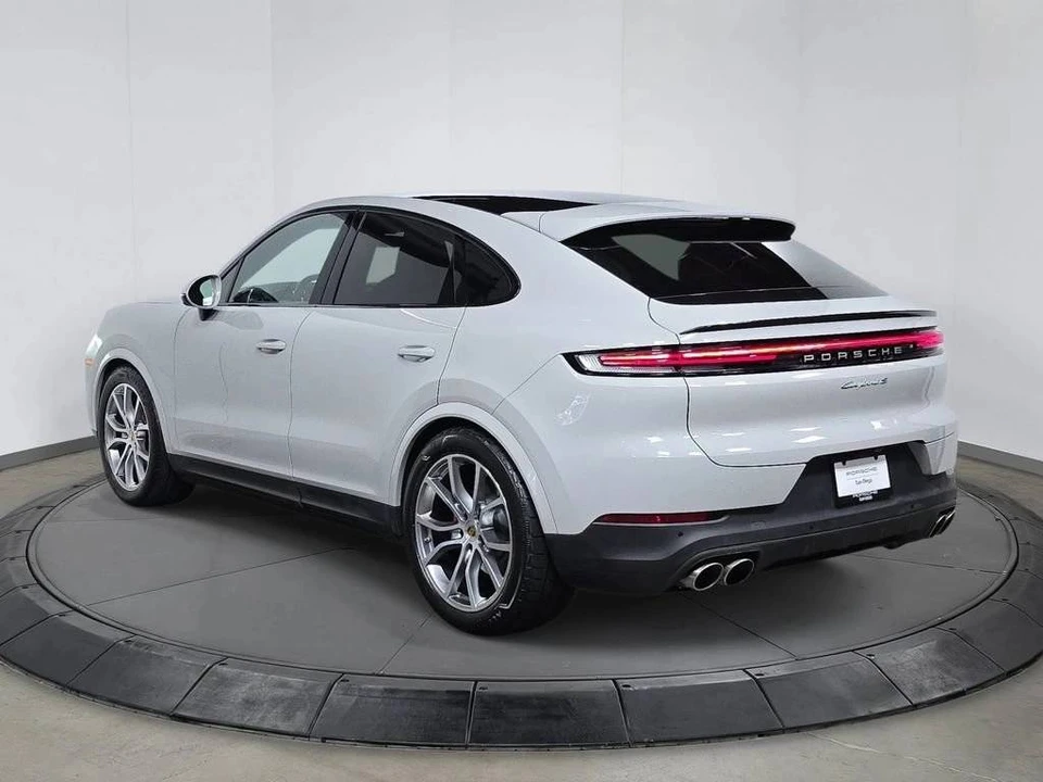 2024 Porsche 9Y0/9Y3 Cayenne Coupe - Image 3 of 5