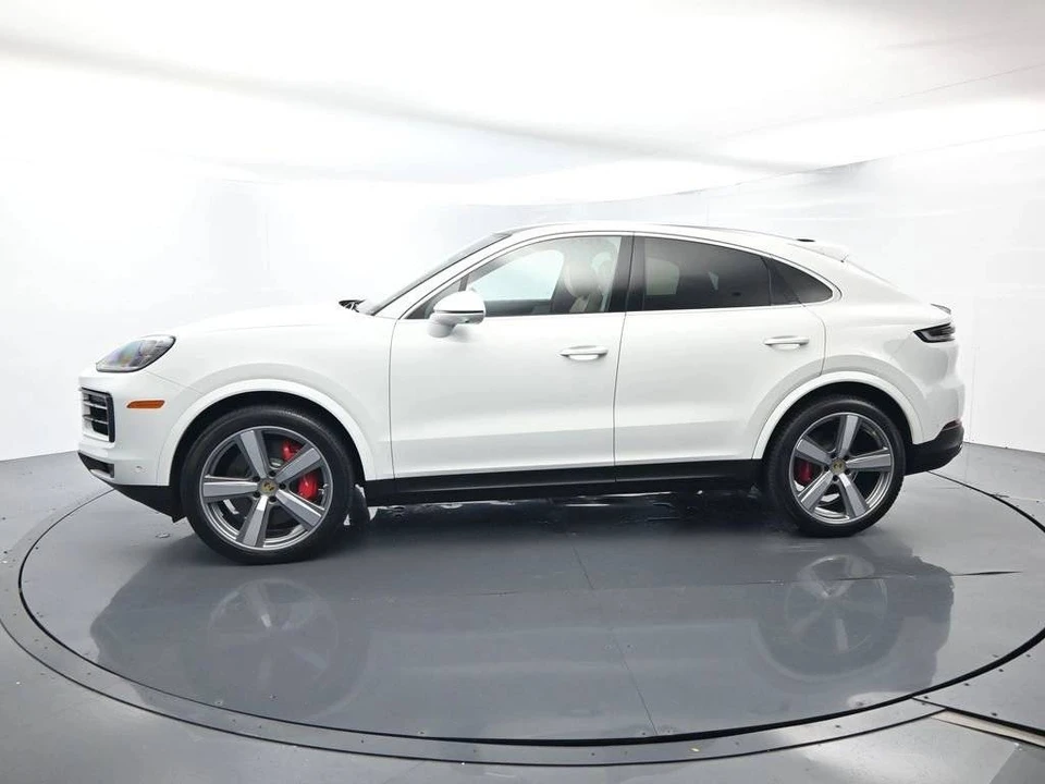 2024 Porsche 9Y0/9Y3 Cayenne Coupe - Image 2 of 5