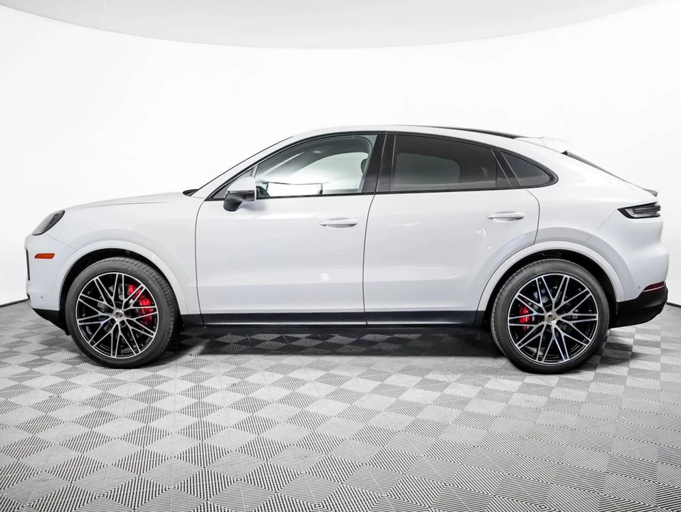 2024 Porsche 9Y0/9Y3 Cayenne Coupe - Image 2 of 5