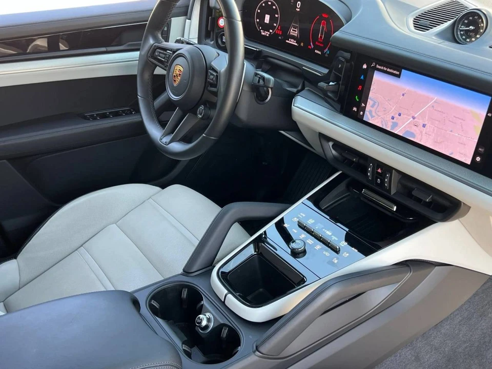 2024 Porsche 9Y0/9Y3 Cayenne Coupe - Image 4 of 4