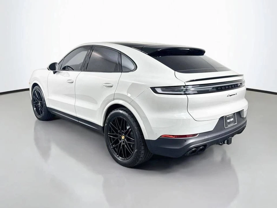 2024 Porsche 9Y0/9Y3 Cayenne Coupe - Image 3 of 4