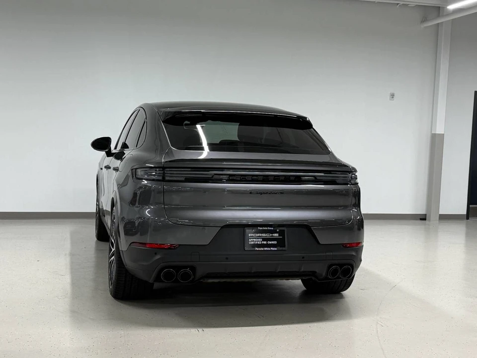 2024 Porsche 9Y0/9Y3 Cayenne Coupe - Image 2 of 5