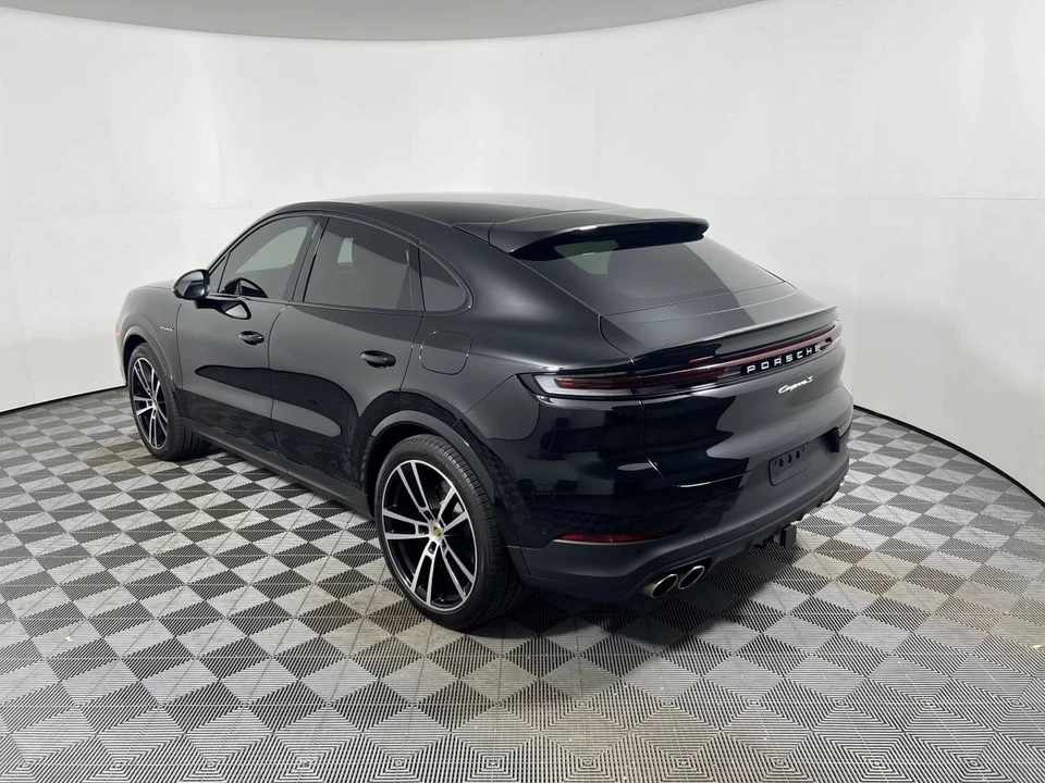 2024 Porsche 9Y0/9Y3 Cayenne Coupe - Image 3 of 5