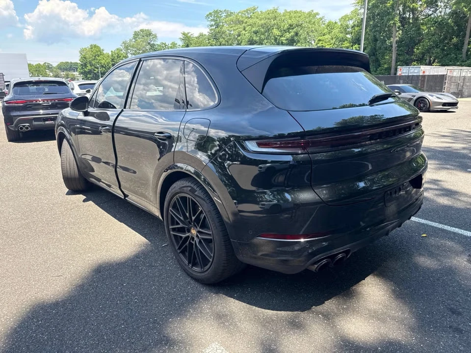 2024 Porsche 9Y0/9Y3 Cayenne - Image 20 of 31