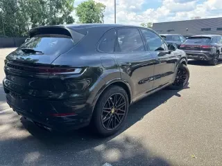 2024 Porsche 9Y0/9Y3 Cayenne - Image 13 of 31