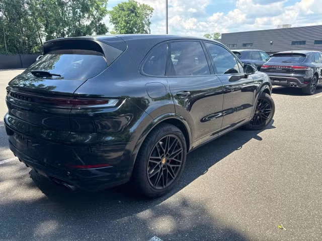 2024 Porsche 9Y0/9Y3 Cayenne - Image 10 of 31
