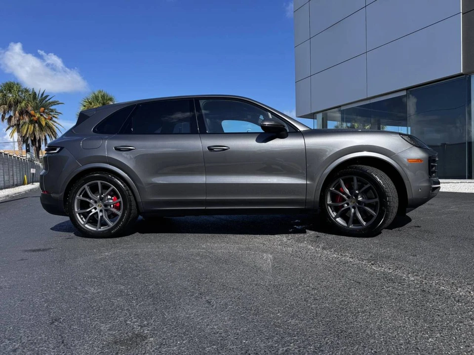 2024 Porsche 9Y0/9Y3 Cayenne S - Image 3 of 4