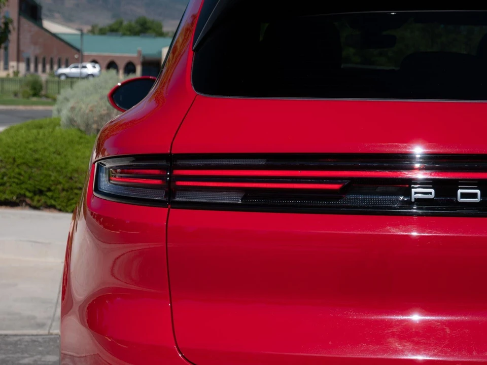 2024 Porsche 9Y0/9Y3 Cayenne S - Image 15 of 28
