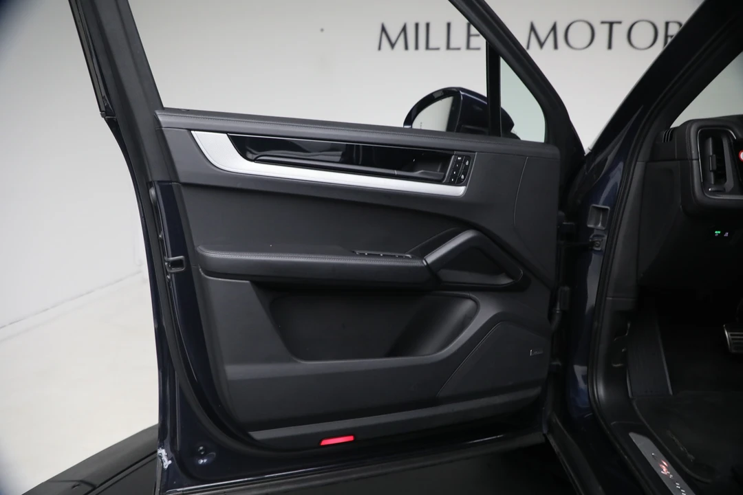 2024 Porsche 9Y0/9Y3 Cayenne S - Image 29 of 31