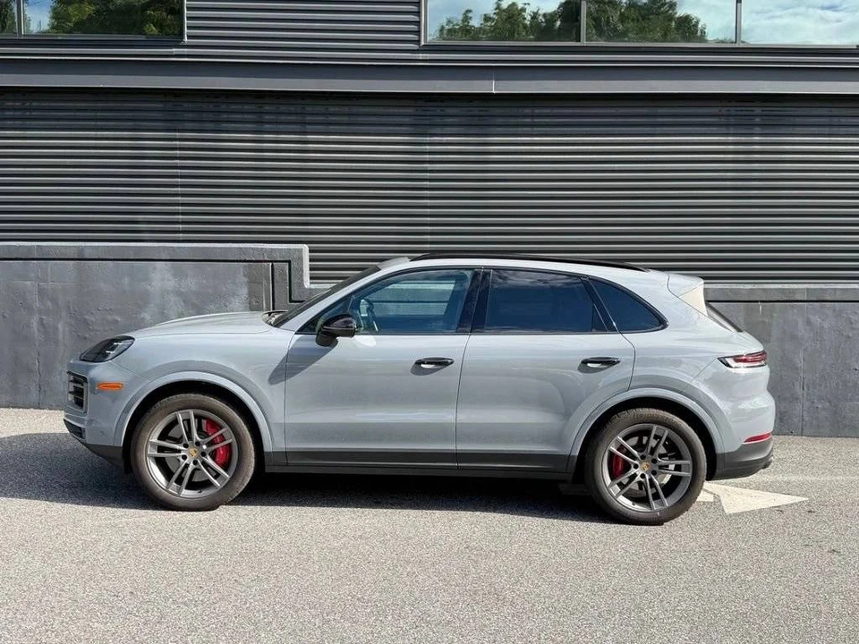 2024 Porsche 9Y0/9Y3 Cayenne S - Image 2 of 4