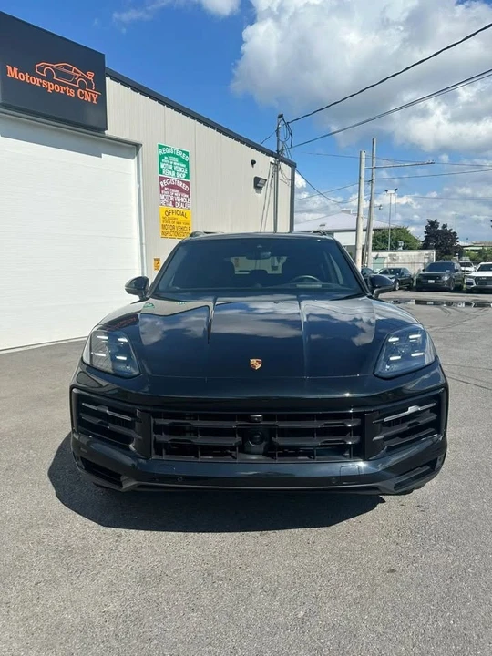 2024 Porsche 9Y0/9Y3 Cayenne - Image 2 of 20