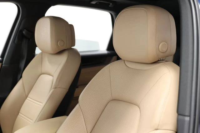2024 Porsche 9Y0/9Y3 Cayenne - Image 18 of 21