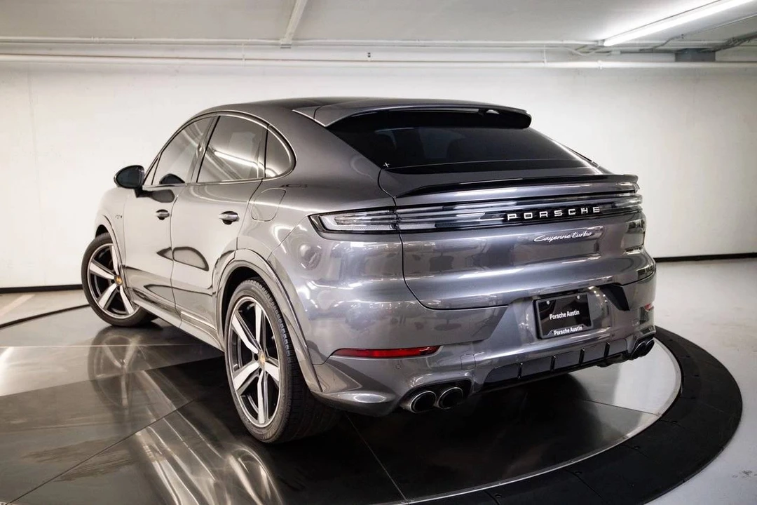 2024 Porsche 9Y0/9Y3 Cayenne Coupe - Image 3 of 5