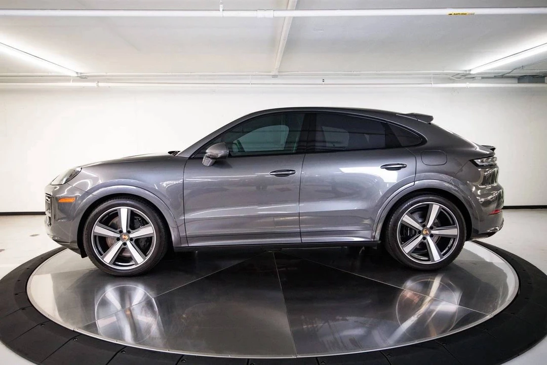 2024 Porsche 9Y0/9Y3 Cayenne Coupe - Image 2 of 5