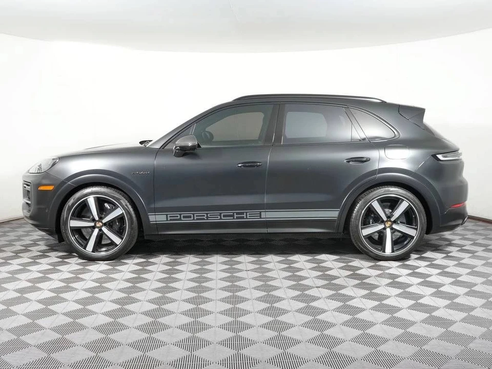 2024 Porsche 9Y0/9Y3 Cayenne - Image 2 of 5