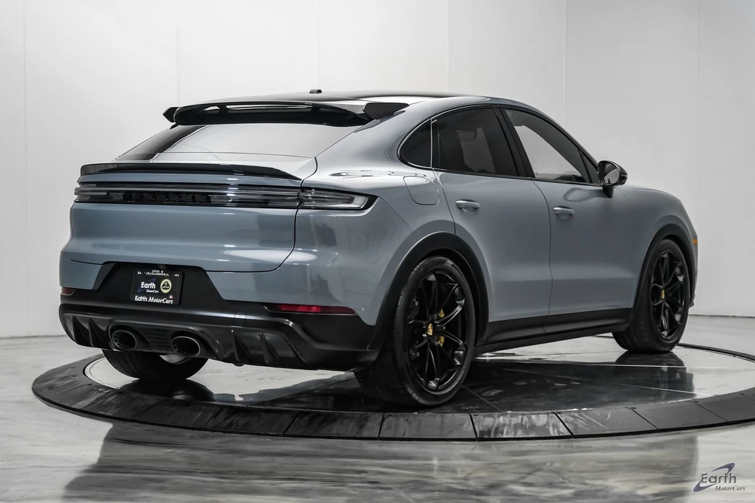 2024 Porsche 9Y0/9Y3 Cayenne Turbo GT - Image 17 of 31