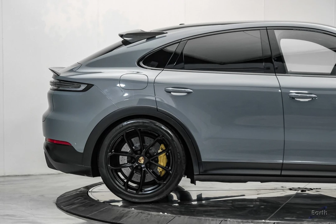 2024 Porsche 9Y0/9Y3 Cayenne Turbo GT - Image 21 of 31