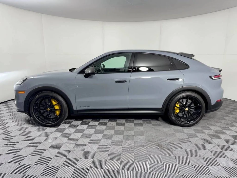 2024 Porsche 9Y0/9Y3 Cayenne Turbo GT - Image 2 of 4
