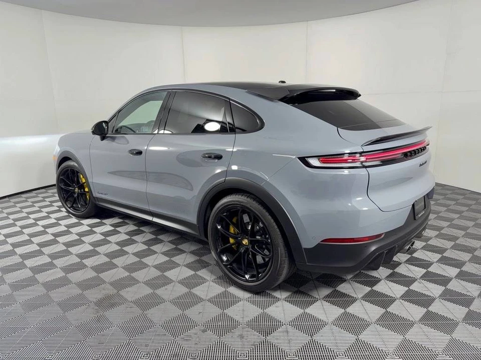 2024 Porsche 9Y0/9Y3 Cayenne Turbo GT - Image 3 of 4