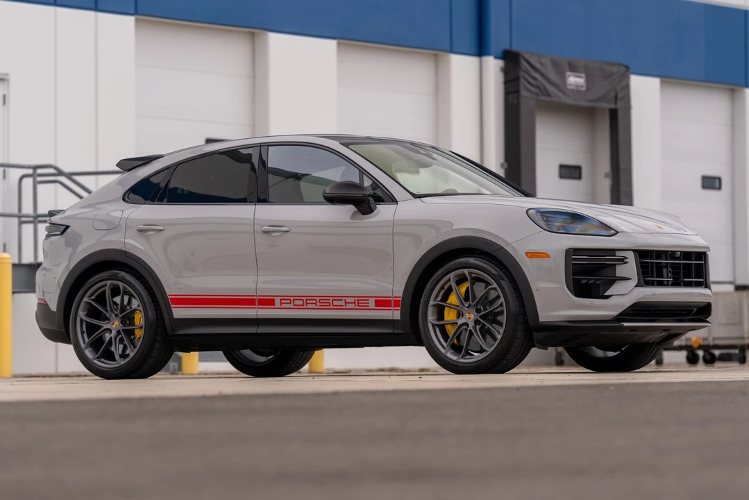 2024 Porsche 9Y0/9Y3 Cayenne Turbo GT - Image 23 of 31