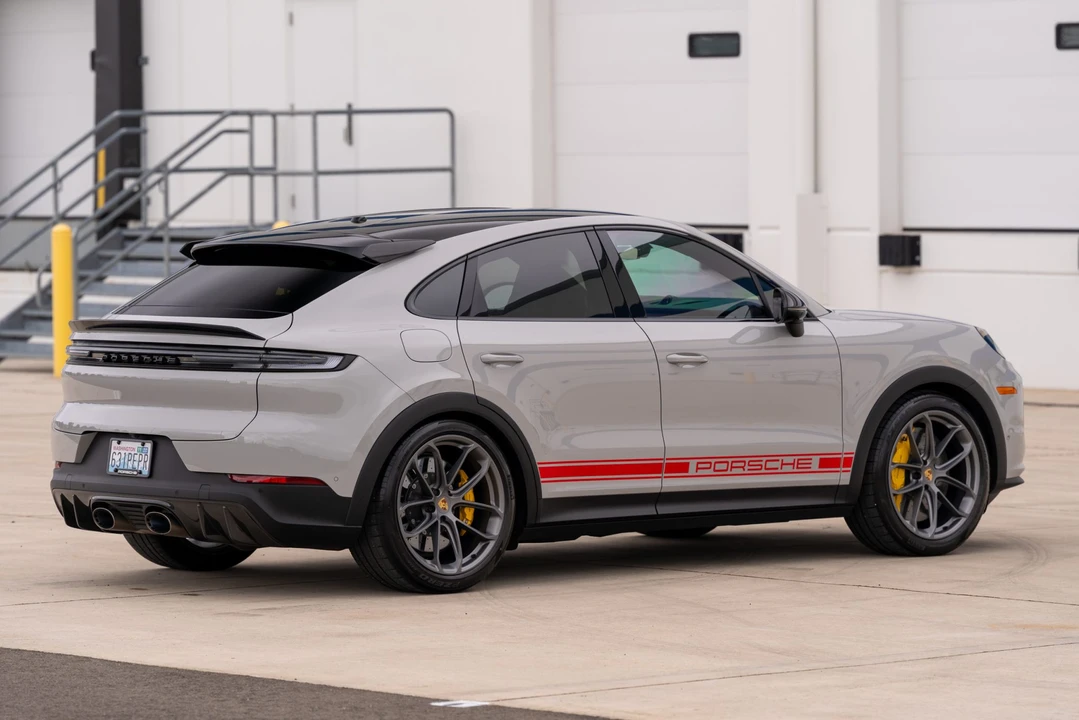 2024 Porsche 9Y0/9Y3 Cayenne Turbo GT - Image 28 of 31
