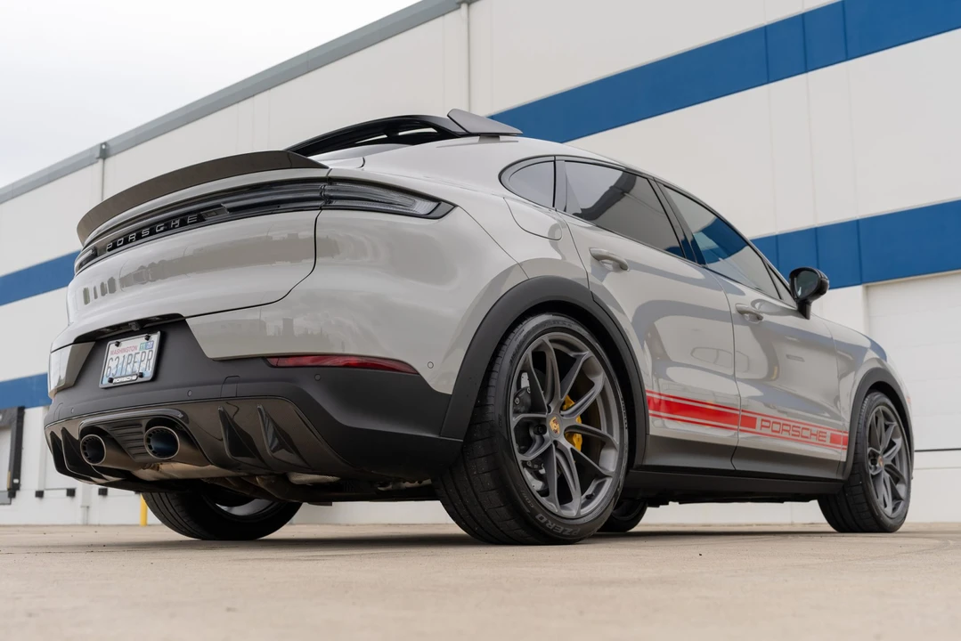 2024 Porsche 9Y0/9Y3 Cayenne Turbo GT - Image 29 of 31