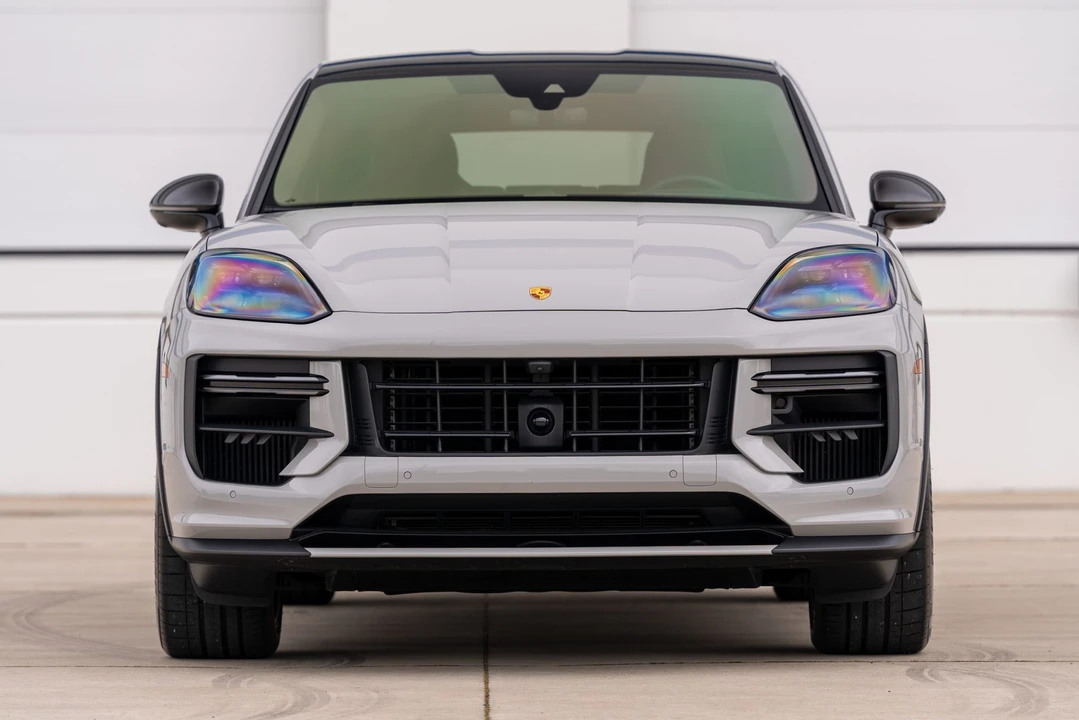 2024 Porsche 9Y0/9Y3 Cayenne Turbo GT - Image 17 of 31