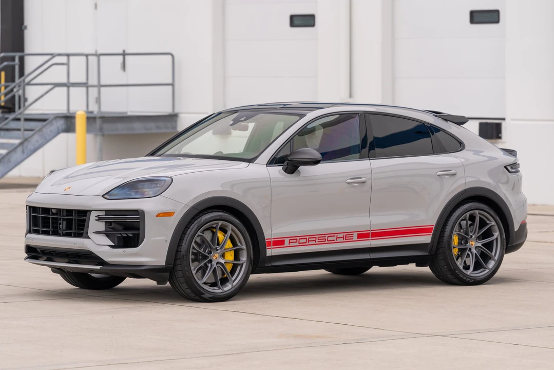 2024 Porsche 9Y0/9Y3 Cayenne Turbo GT - Image 3 of 31