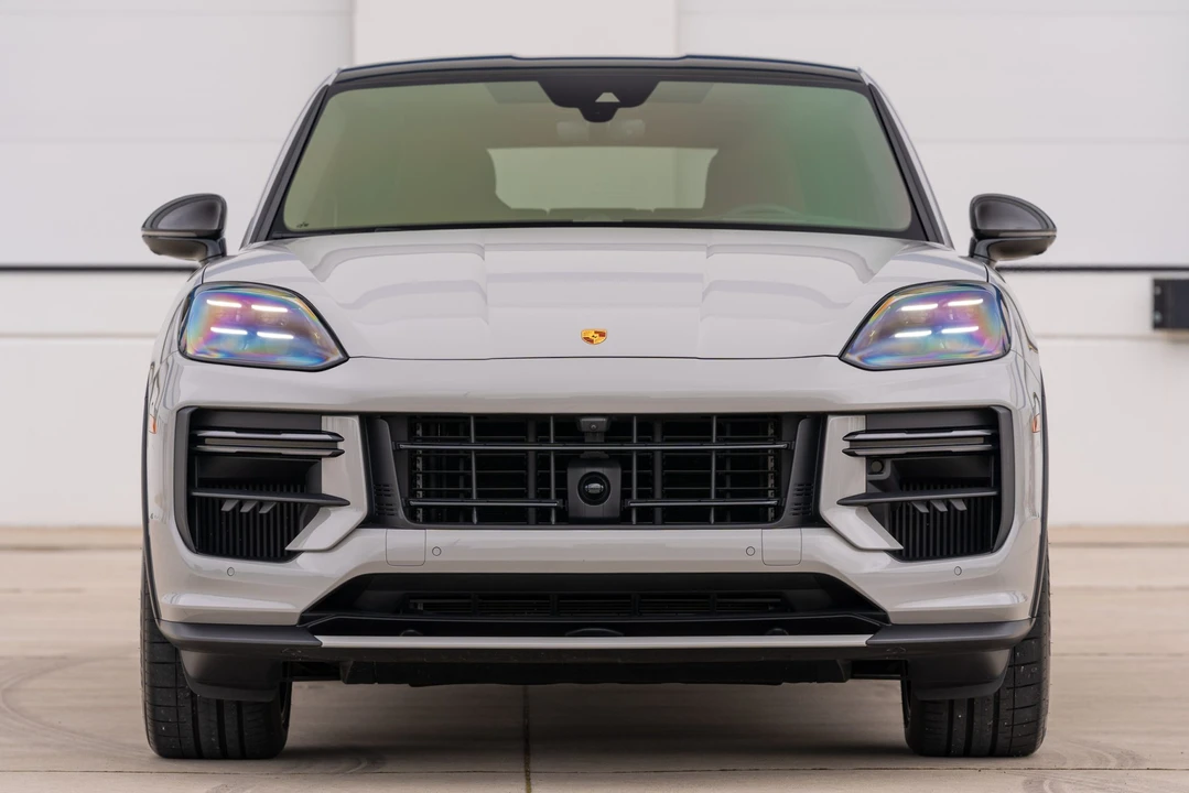 2024 Porsche 9Y0/9Y3 Cayenne Turbo GT - Image 15 of 31