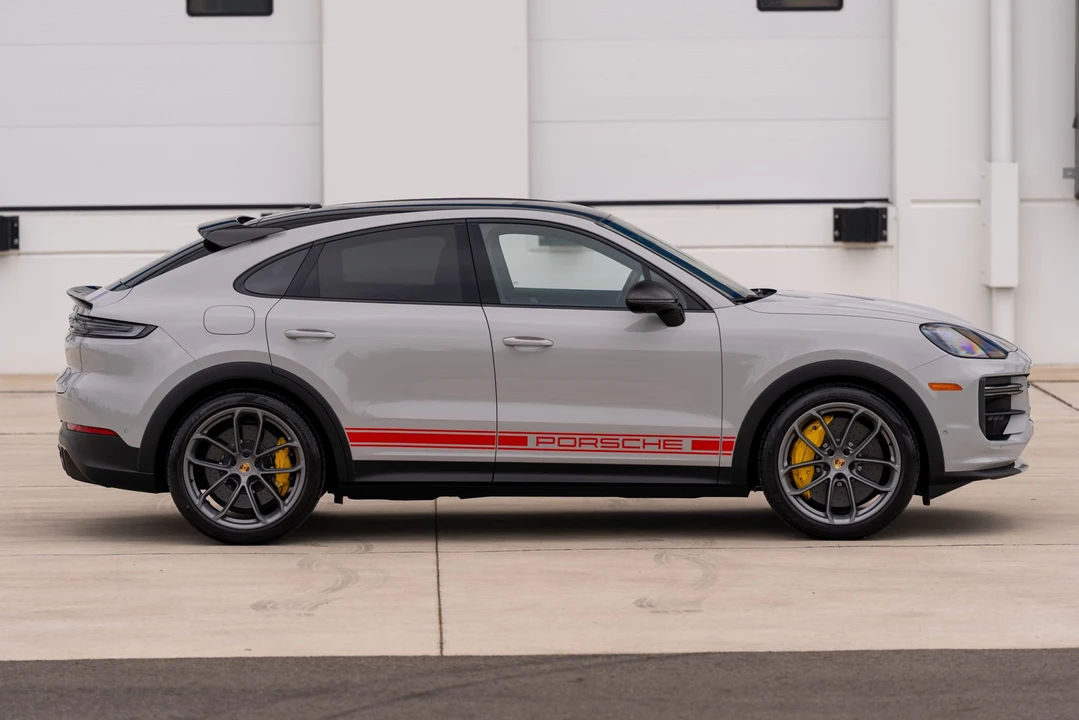 2024 Porsche 9Y0/9Y3 Cayenne Turbo GT - Image 24 of 31